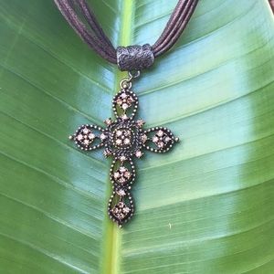 Beautiful Cross! Amber Colored ✨Sparkle✨ Stones. Brass & Brown Leather Necklace